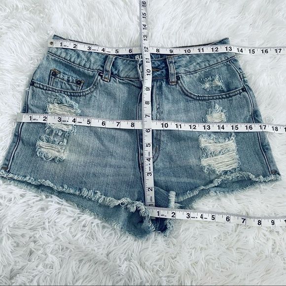 EUC BDG High Rise Dree Cheeky Jean Shorts 27 4 - Picture 13 of 15